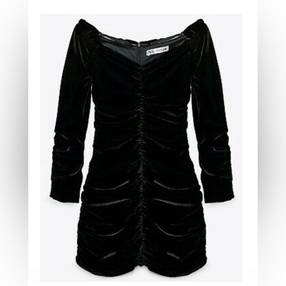 Zara Ruched Velvet Bodycon Dress 🖤